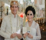 Telah Resmi Menyandang Status Suami Istri