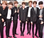 Penampilan BTS di Atas Karpet Magenta Billboard Music Awards