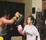 Prilly Latuconsina dan Muay Thai