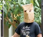 Shia LaBeouf, Menutup Wajah dengan Paper Bag