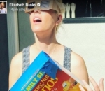 Elizabeth Banks, Melihat Gerhana dengan Kotak Sereal