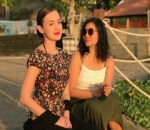 Rianti Cartwright Nikmati Sunset di Bali