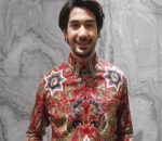  Reza Rahadian Dukung Batik Indonesia Makin Maju