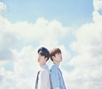 Gantengnya Jungkook & Jin Berlatar Belakang Langit Biru
