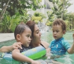 Berenang di Hotel