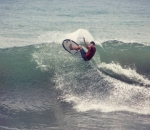 Surfing Tanpa Raisa