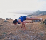 Menyatu dengan Alam, Liza Elly Pamer Pose Yoga