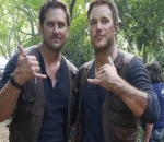 Chris Pratt dan Tony McFarr dalam 'Jurassic World: Fallen Kingdom' 