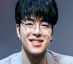 Ko Junhoe iKON Hempaskan Karisma