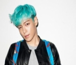 T.O.P BIGBANG Tampan dengan Rambut Hijau Kebiruan