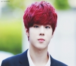Wooseok X1 Tampil Menawan dengan Rambut Merah