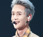 Rambut Abu-abu dan Senyum Manis Minho SHINee Bikin Lumer