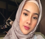 Potret Anya Geraldine Berhijab Bikin Seruan Halu Berlipat Ganda