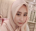 Selfie Prilly Latuconsina Kala Berhijab Banjir Pujian