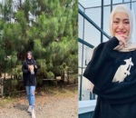 Kenakan Sweater Hitam, Gaya Putri dan Nathalie Tetap Beda