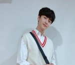  Youngbin Kenakan OOTD Kasual