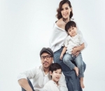 <i>Family Portrait</i> Lengkap 