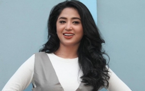 Disinggung Soal Pria India Dan Tinggi Badan Dewi Persik Murka