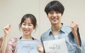 Liboslar ostidagi transseksuallarning fotosuratlari