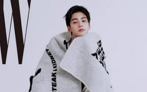 Cha Eun Woo Pede Pamer Wajah Ganteng Di Bandara Netter Malah Ribut Suruh Pakai Masker