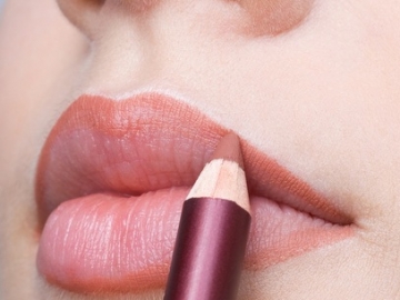Lip Liner, Si Kecil Penyelamat Bibir