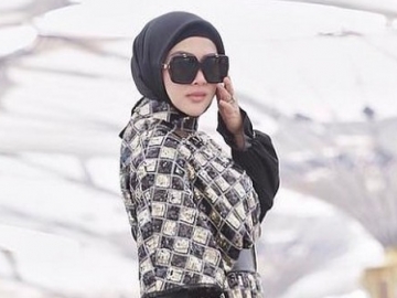 Syahrini Kenakan Hijab dan Rok Mini, Apa Tanggapan Ivan Gunawan?