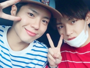 Pamer Foto Liburan di Jeju, V BTS dan Park Bo Gum Buat Netter Iri