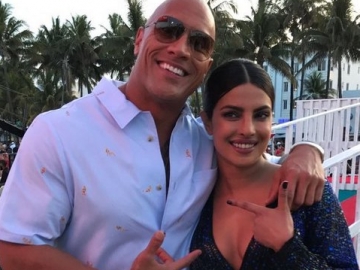 Premiere 'Baywatch' di Miami, Priyanka Chopra Dikecup Mesra Dwayne Johnson