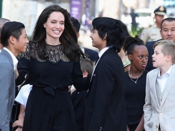 Brad Pitt Move On, Angelina Jolie Nikmati Hari Ibu Bersama Anak-Anak