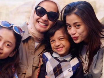 FOTO: Liburan ke Eropa, Laudya Cynthia Bella Reuni Bareng Angie Virgin