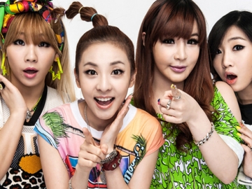 Kenang 8 Tahun Debut 2NE1 di 17 Mei, Blackjack Baper Maksimal