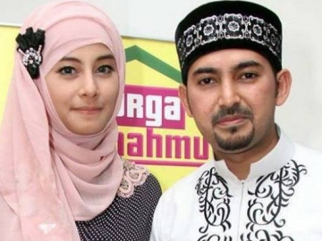Ustadz Al Habsyi dan Putri Aisyah Sama-Sama Tak Hadir dalam Sidang Perceraian