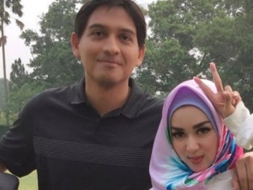 FOTO: Sering Disindir Setingan, Tiara Dewi Pamer Momen Romantis Bersama Lucky Hakim