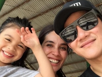 FOTO: Hadiri Cannes Film Festival 2017, Marsha Timothy Ajak Vino dan Anak