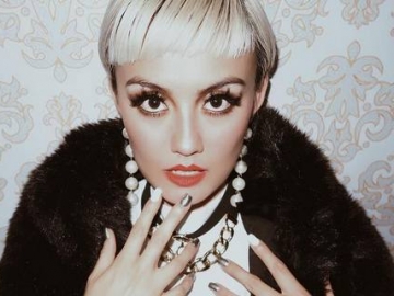 Wow, Agnez Mo Masih Muat Pakai Celana yang Dibelinya 10 Tahun Lalu