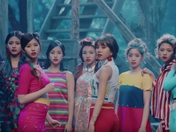 Twice Sukses Taklukan Chart Musik Jepang dengan 'Signal'