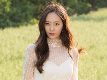 Syuting 'Bride of the Water God', Penampilan Krystal Buat Netter Salah Fokus