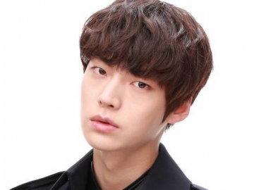 Konfirmasi Peran, Ahn Jae Hyun Gabung 'Into the New World' Yeo Jin Goo