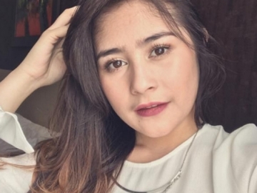 Dapat Penghargaan Ini, Netizen Minta Prilly Latuconsina 'Bareng' Aliando Lagi