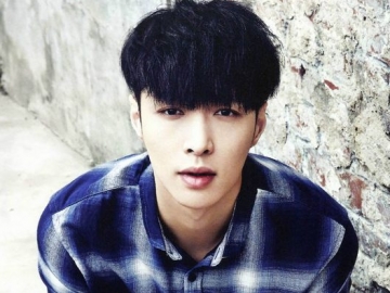 Kembali ke Korea Selatan, Lay EXO Dapat Sambutan Hangat dari Fans