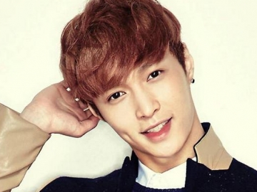 Lay EXO Lakukan Hal Menyentuh Ini Saat Acara Fan Signing, Netter: Benar-Benar Malaikat 