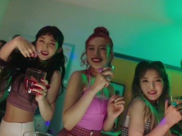 Segarnya Pesta Musim Panas Red Velvet di Teaser MV 'Red Summer'
