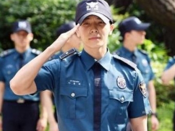 Resmi Selesaikan Wamil, Donghae SuJu Disambut Hangat Fans