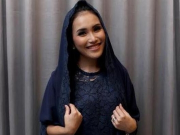 Terima Hadiah Ini dari Vice President ANTV, Ayu Ting Ting Bakal Kembali ke 'Pesbukers'?