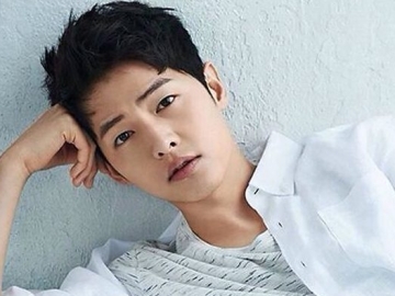 Foto Masa Kuliah Tersebar, Manisnya Song Joong Ki Muda Ini