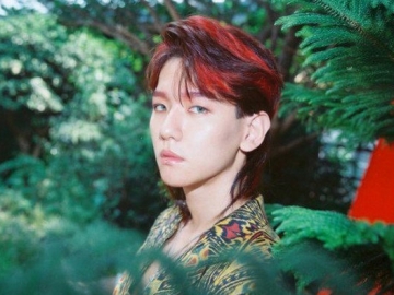 Baekhyun EXO Pamer Selfie di Balik Layar 'Ko Ko Bop', Fans Malah Salah Fokus