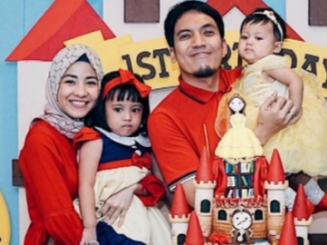 FOTO : Rayakan Ulang Tahun Pertama Anak, Natasha Rizki Undang Sederet Artis