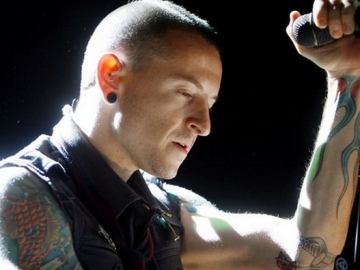 Vokalis Linkin Park, Chester Bennington Tewas Gantung Diri