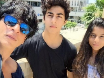 Shahrukh Khan Akui Lebih Sabar Hadapi Paparazi Berkat Anak-Anaknya, Kok Bisa? 