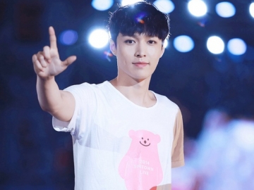 Pamer Gerakan Dance Keren, Lay EXO Buat Fans Baper Maksimal